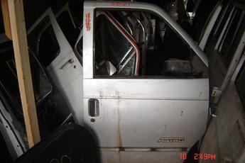 1985 1986 1987 1988 1989 1990 1991 1992 1993 1994 Chevrolet GMC Astro Van right front door.  Good condtion, no dents, some scratches in the paint. $125.