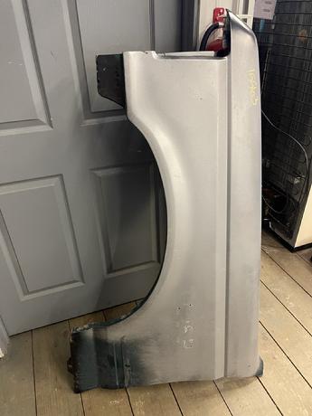 1987 1988 1989 1990 1991 FORD DRIVERS SIDE FRONT FENDER. GREAT SHAPE, RUST FREE. #15563