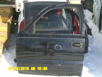 1999 2000 2001 2002 2003 2004 2005 2006 2007 Chevrolet Silverado GMC Sierra drivers front manual door.  Very good condition, 2 dents in middle of face of door, some scuffs & scratches throughout face of the door.  Inventory #12211.