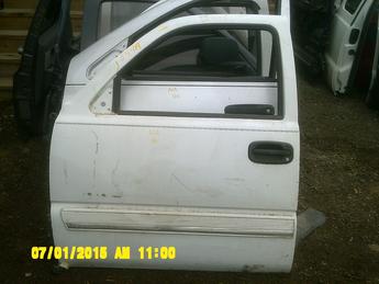 1999 2000 2001 2002 2003 2004 2005 2006 2007 Classic Chevrolet GMC drivers side front power door complete with glass & hardware.  Some scuffs & scratches on face of door.  Inventory #12449.