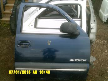 1999 2000 2001 2002 2003 2004 2005 2006 2007 Classic Chevrolet or GMC passenger complete power door.  Scuffs & scratches on face of door. A few tiny dings in the middle of the door.  Inventory #12448.
