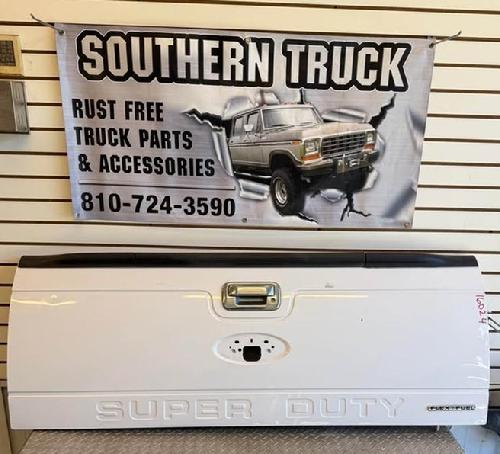 2013 2014 2015 2016 FORD SUPER DUTY TAILGATE WITH STEP. MISSING EMBLEM AND CAMERA. GREAT SHAPE- RUST FREE. #16024