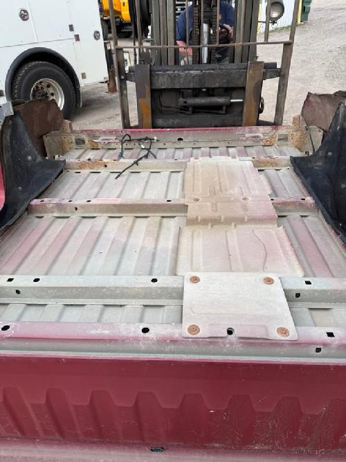 2014 2015 2016 2017 2018 CHEVY SUPER SHORT BED 5.9'. OVERALL GREAT SHAPE- FEW VERY SMALL DINGS, SPRAY IN BEDLINER. RUST FREE #15994