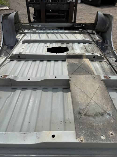 1999 2000 2001 2002 2003 2004 2005 2006 2007 2008 2009 2010 FORD SUPER DUTY LONG BED. RH SIDE- GOOD SHAPE- FEW SMALL DINGS, LH SIDE- FEW SCATTERED DINGS. FLOOR HAS CUTOUT FOR HITCH. RUST FREE #16013