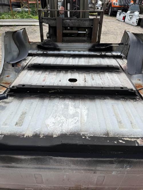 1999 2000 2001 2002 2003 2004 2005 2006 2007 2008 2009 2010 FORD SUPER DUTY SHORT BED. BEDSIDES ARE IN GREAT SHAPE- SPRAY IN BEDLINER, FACTORY GOOSNECK HITCH CUT OUT IN FLOOR. RUST FREE #16006