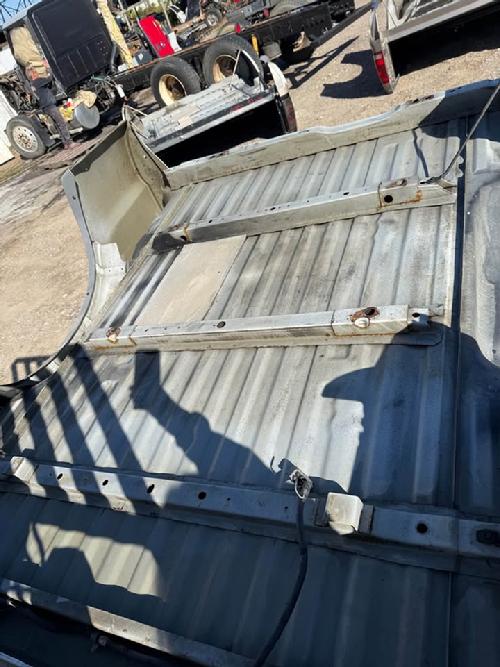 1999 2000 2001 2002 2003 2004 2005 2006 2007 2008 2009 2010 FORD SUPER DUTY SHORT BED, SPRAY IN BEDLINER, INDENT ON RH SIDE WHEEL WELL, LH SIDE GREAT SHAPE. RUST FREE. #16009