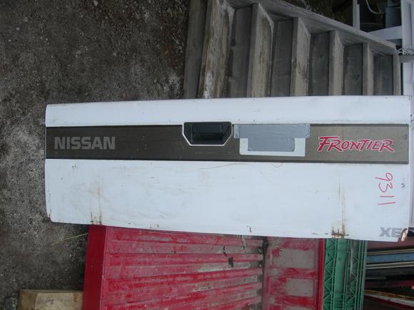 2000 Nissan tailgate handle #6